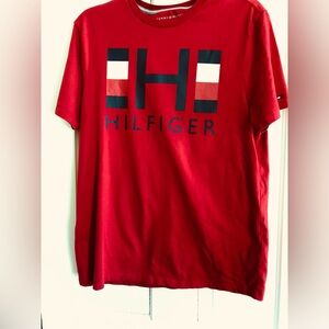 Tommy Hilfiger T-shirt.